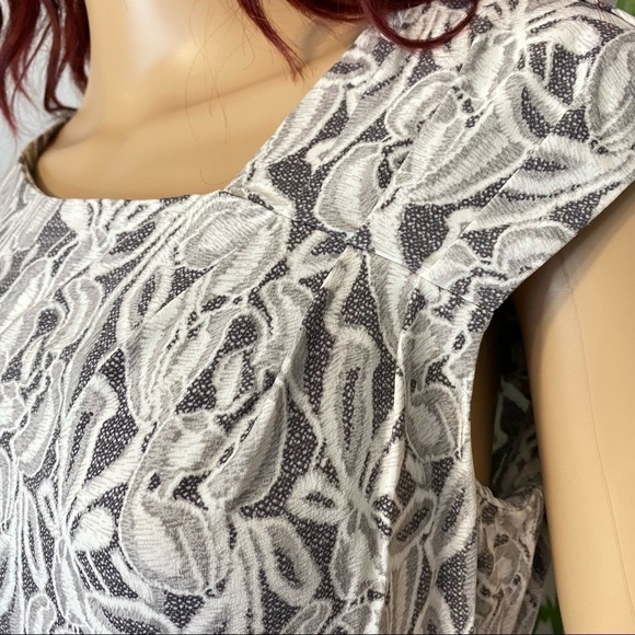 Roz & Ali Women‎ Dress Size 10 Stretch Ruched Poly Grey Floral Dress. - Picture 5 of 9